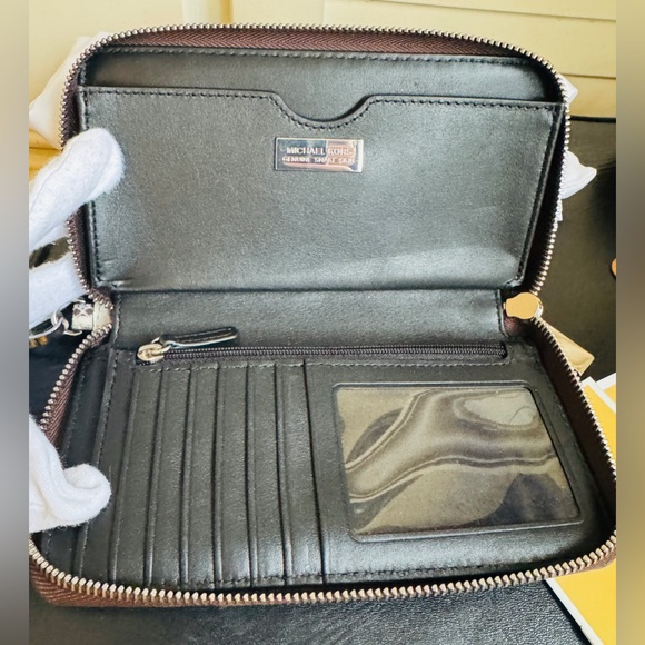 Set of 2 Michael Kors Snakeskin tote with Matching Long Wallet Shoulder Strap - Picture 14 of 15